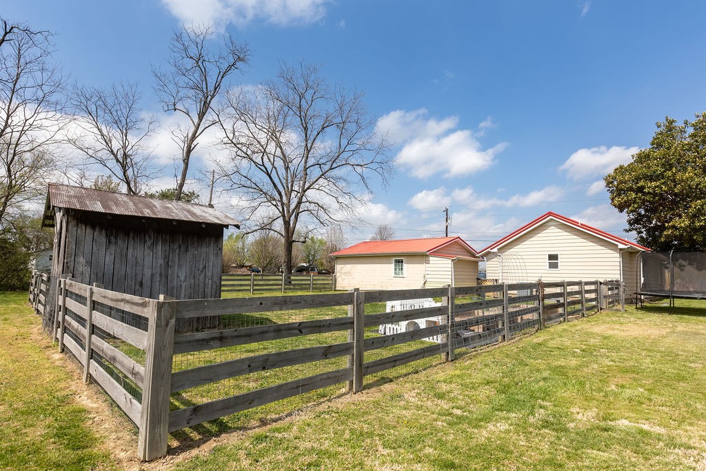 335 N Centerpoint Road Portland TN 37148
