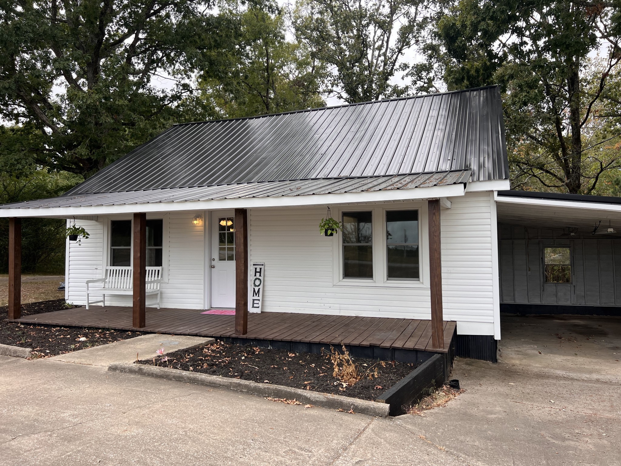 1865 Clydeton Road Waverly TN 37185