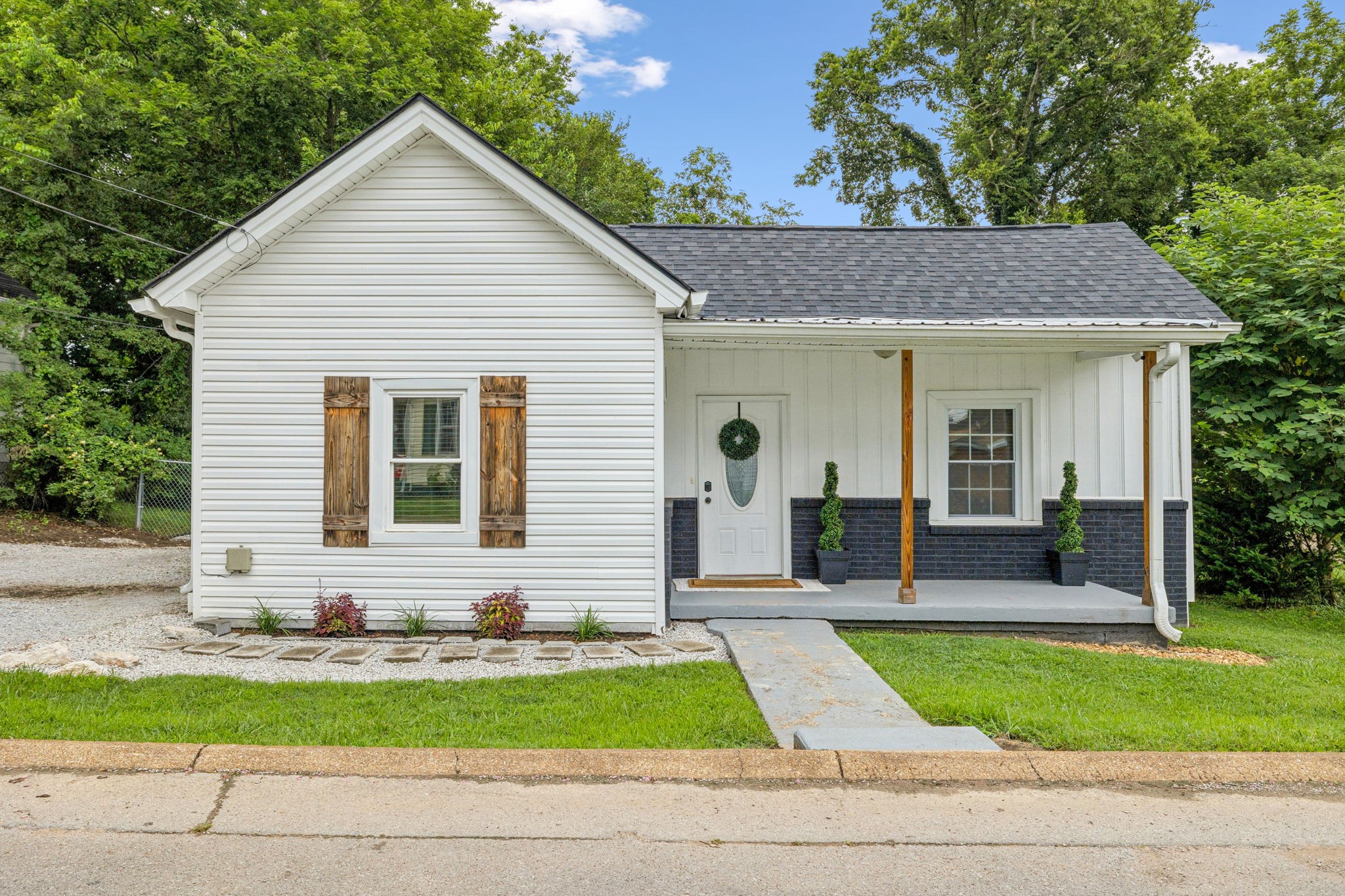 819 Woodside Street Columbia TN 38401