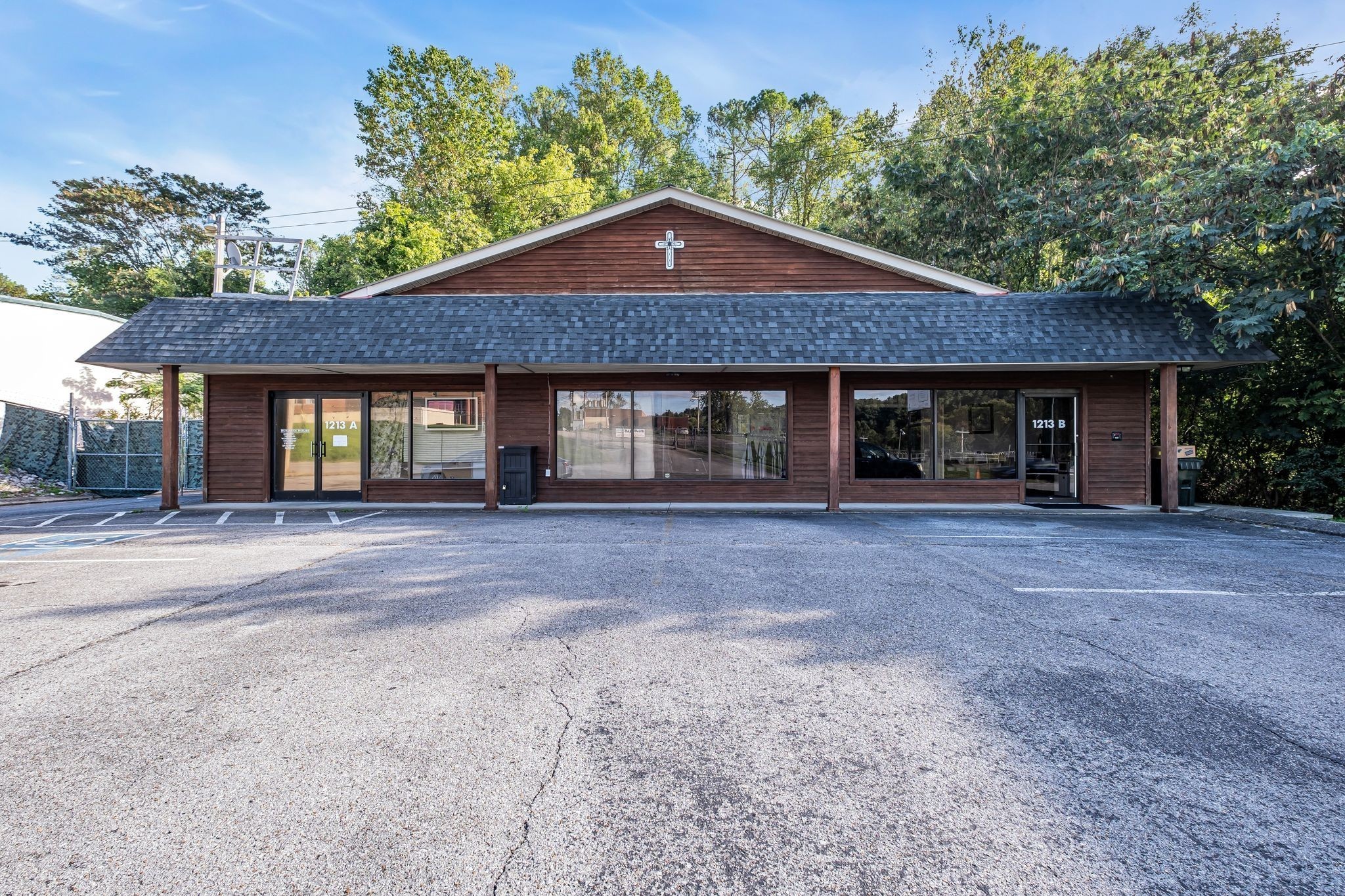 1213 W Gaines Street Lawrenceburg TN 38464