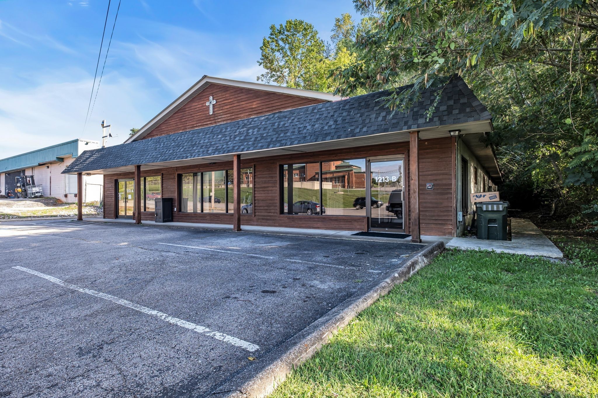 1213 W Gaines Street Lawrenceburg TN 38464