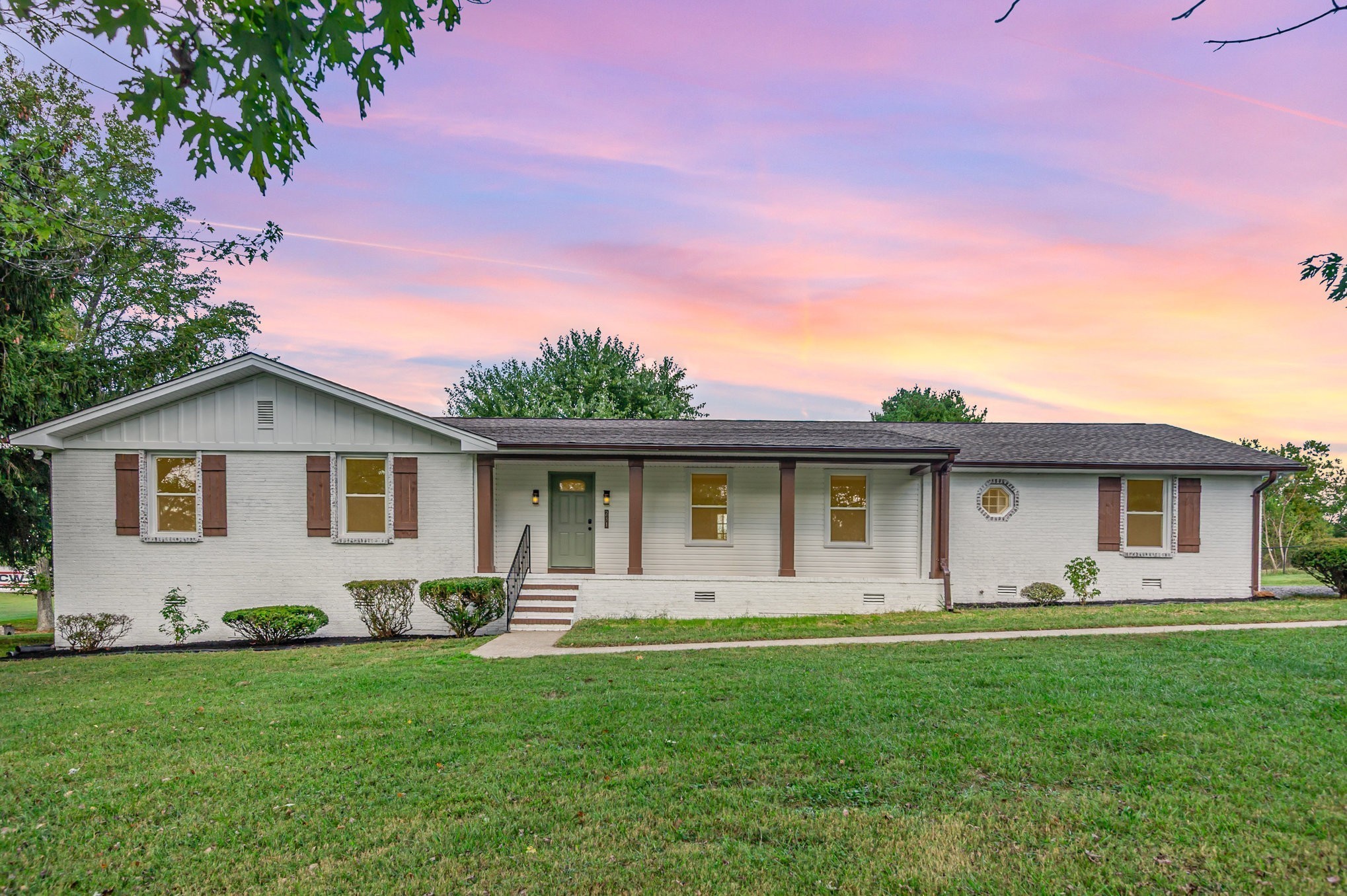 231 S Palmers Chapel Road Cottontown TN 37048