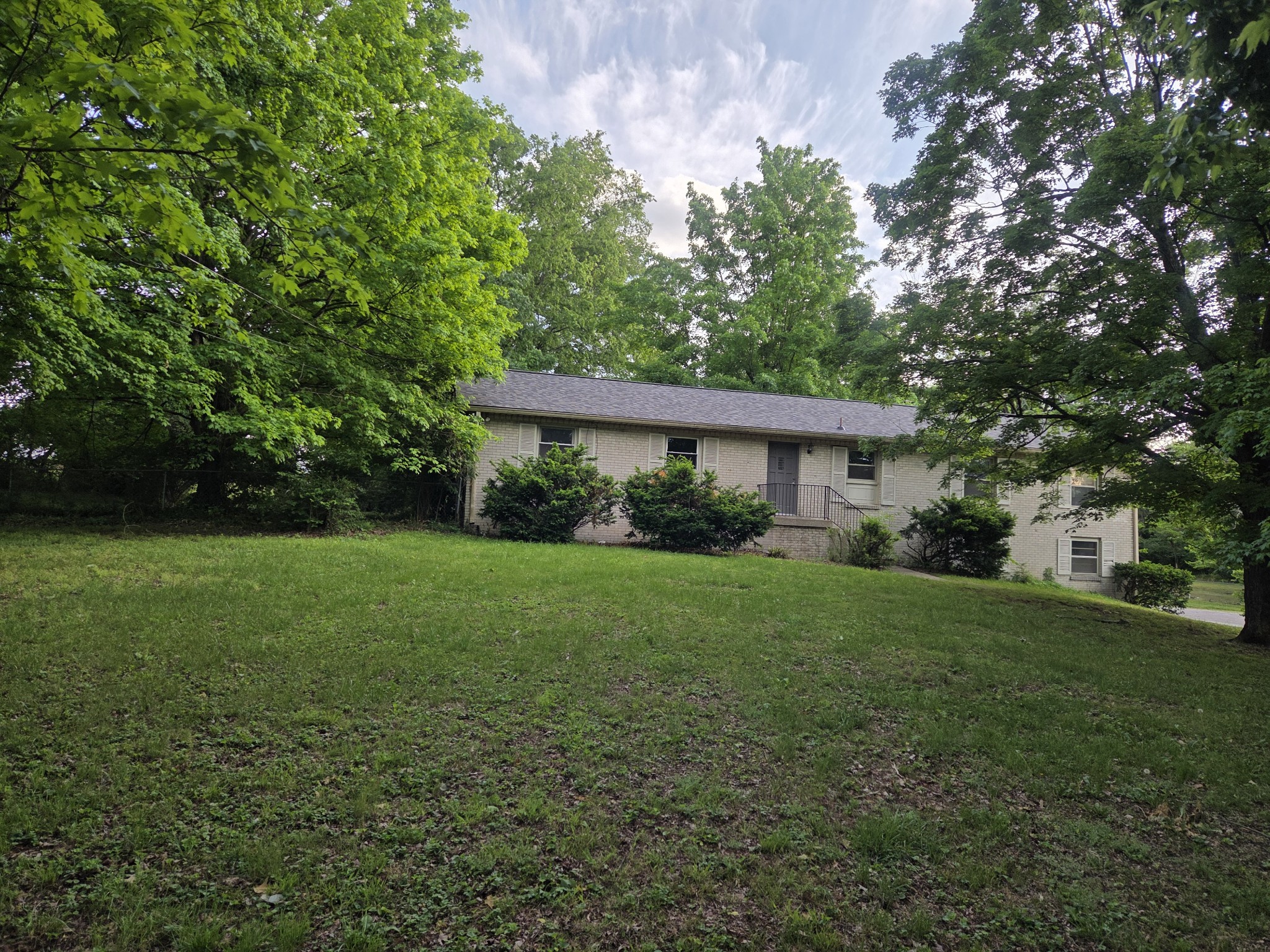 800 Apple Valley Road Madison TN 37115