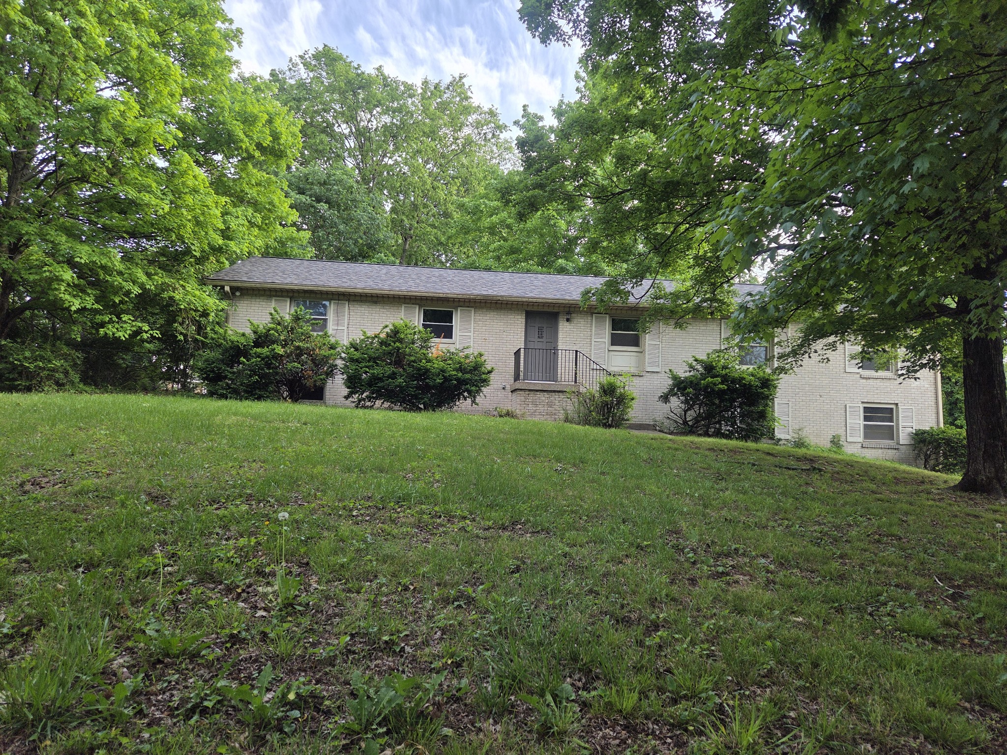 800 Apple Valley Road Madison TN 37115