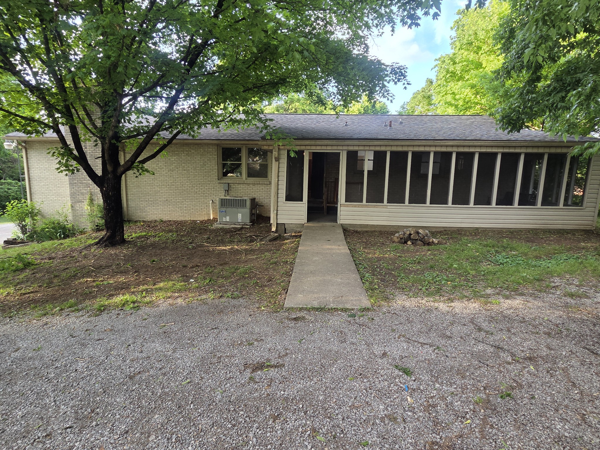 800 Apple Valley Road Madison TN 37115