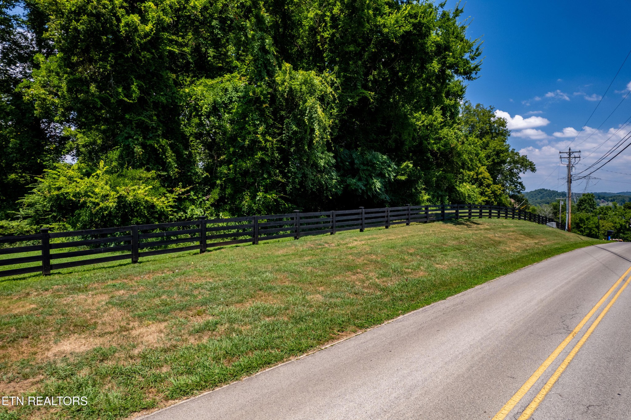 11 Rankin Ferry Loop Louisville TN 37777