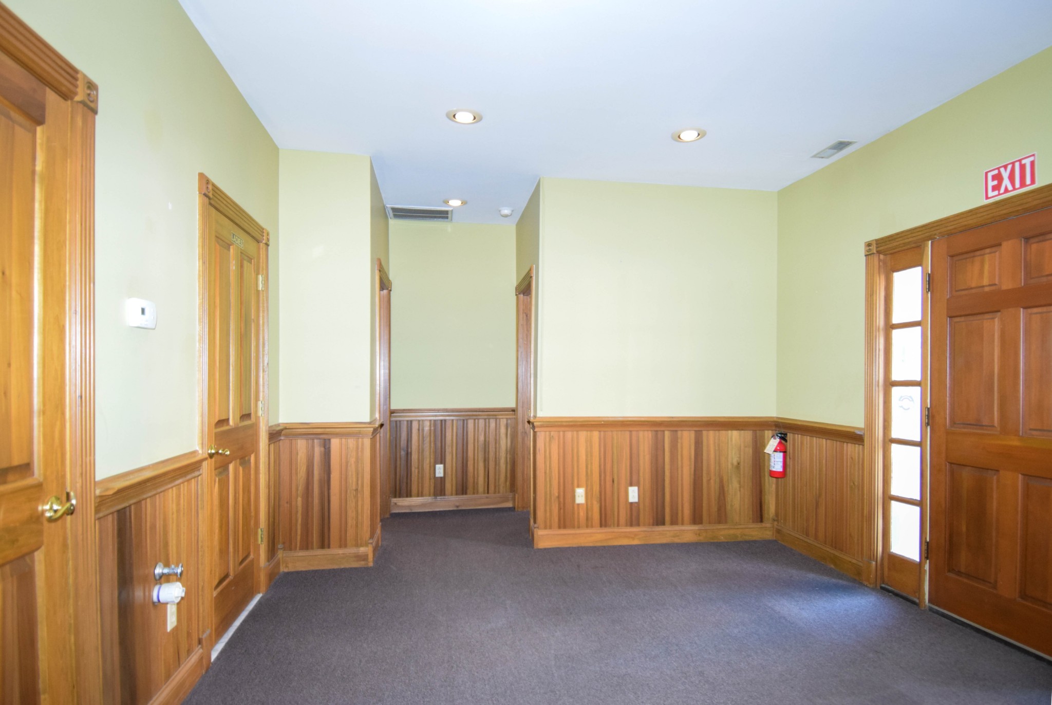 102 Public Square Gallatin TN 37066
