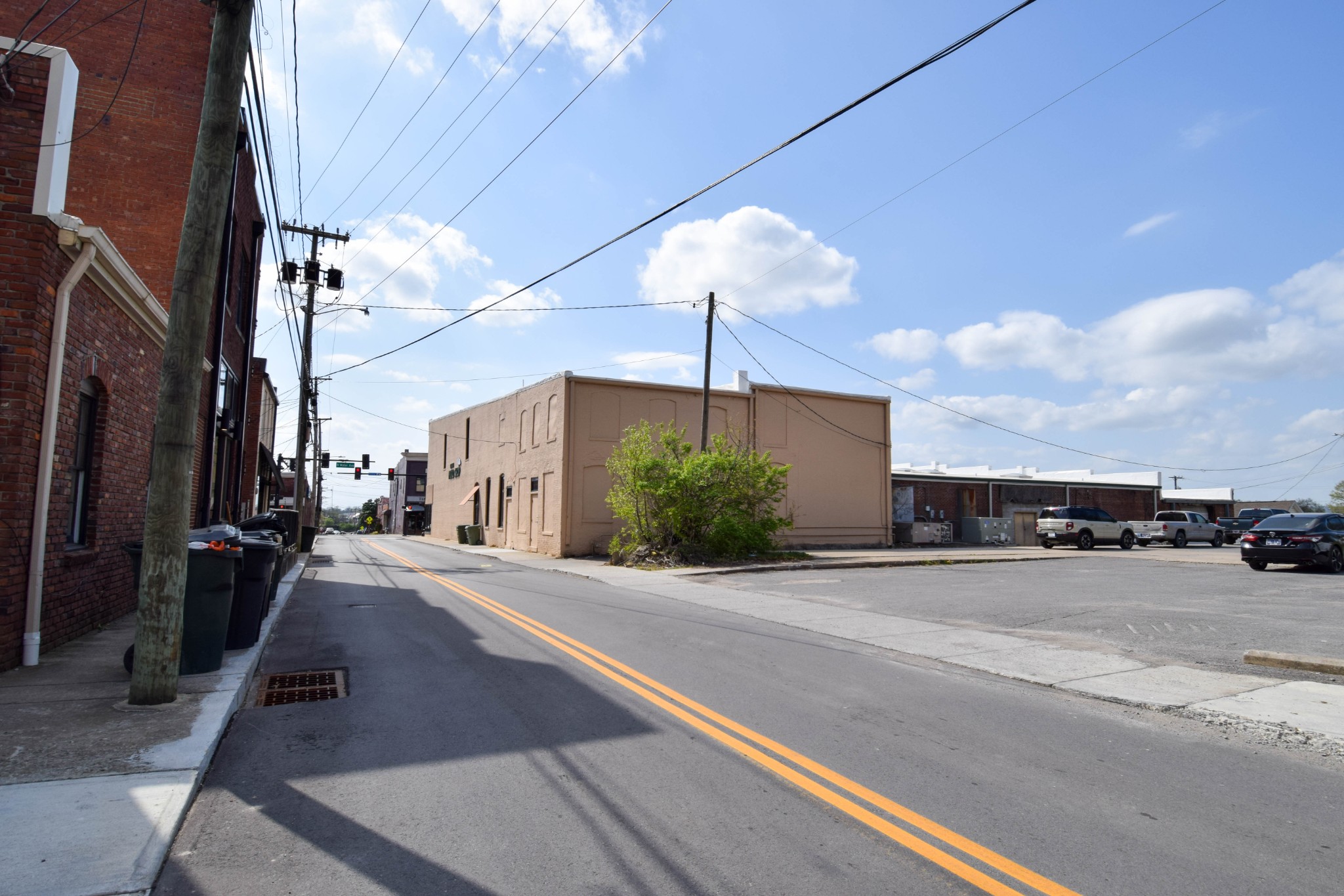 102 Public Square Gallatin TN 37066