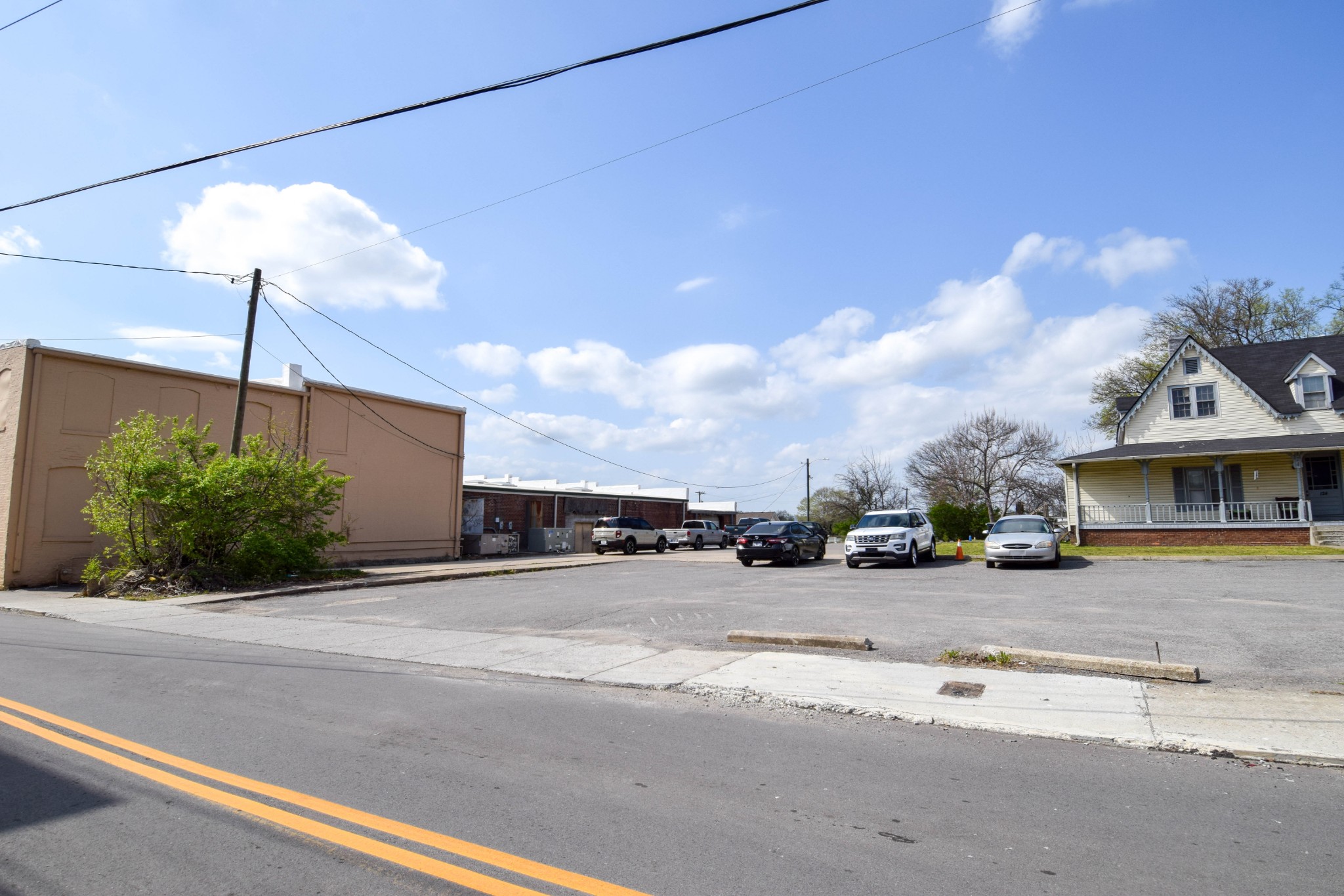 102 Public Square Gallatin TN 37066