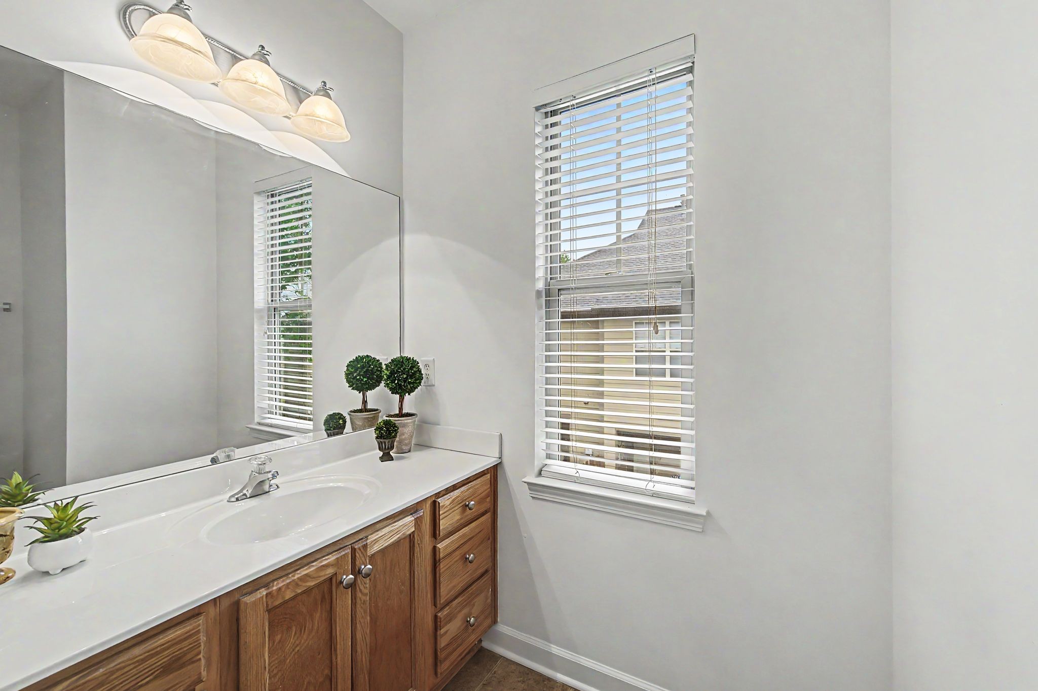 2048 Elliott Avenue Nashville TN 37204