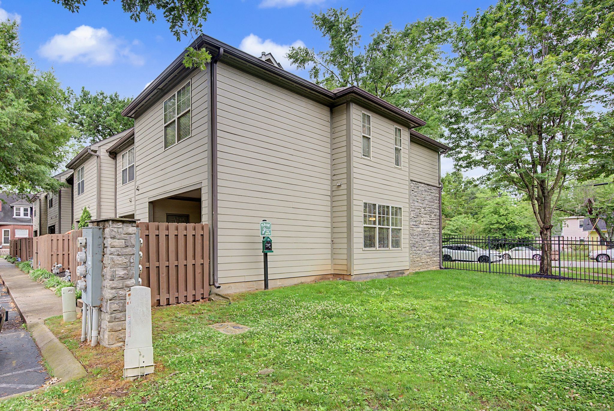 2048 Elliott Avenue Nashville TN 37204