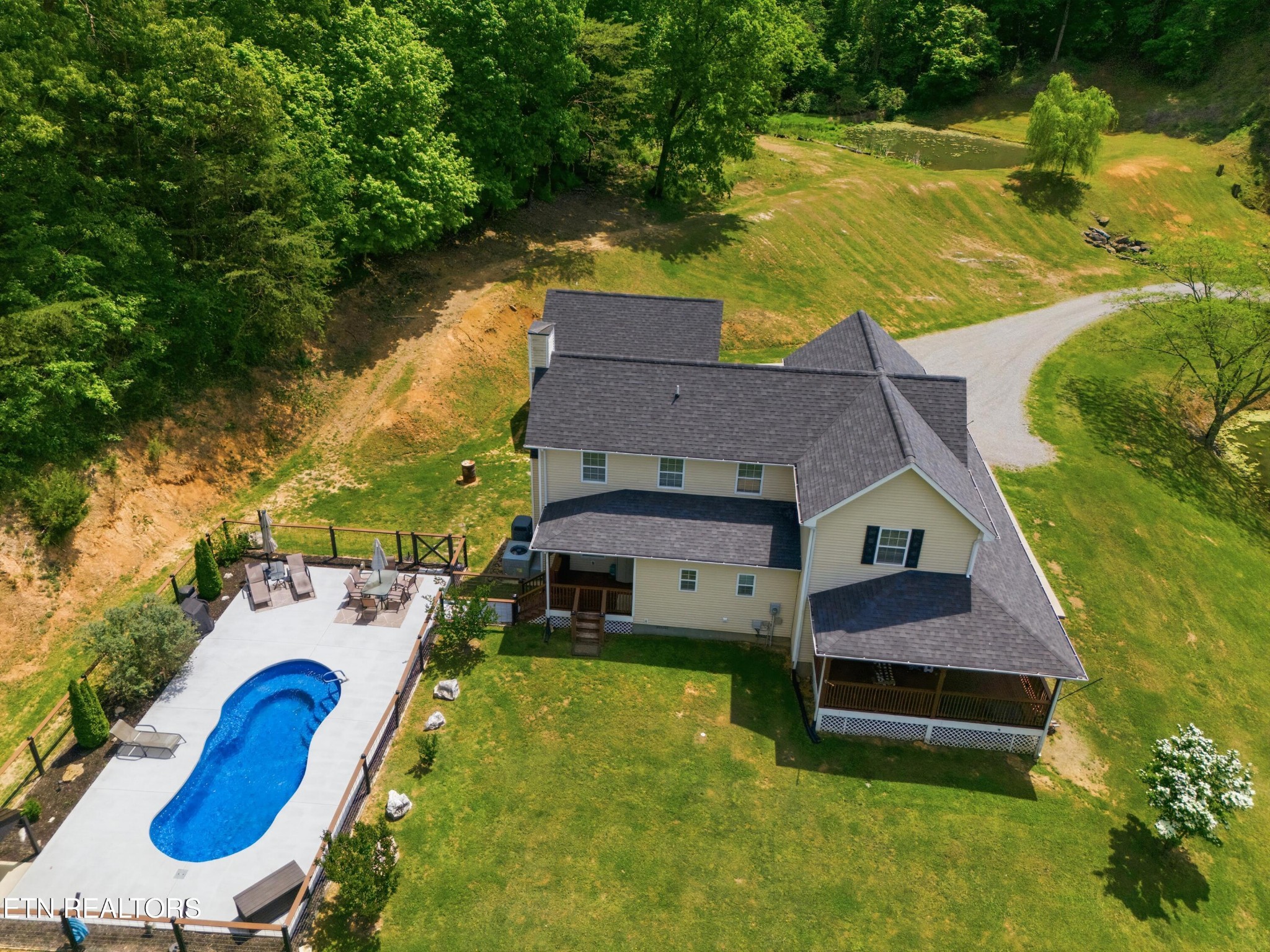 1913 E Union Valley Road Seymour TN 37865
