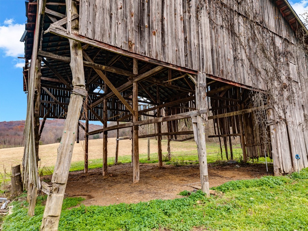 4934 N York Highway Pall Mall TN 38577