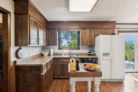 3085 Highway 47 N White Bluff TN 37187