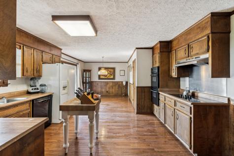 3085 Highway 47 N White Bluff TN 37187