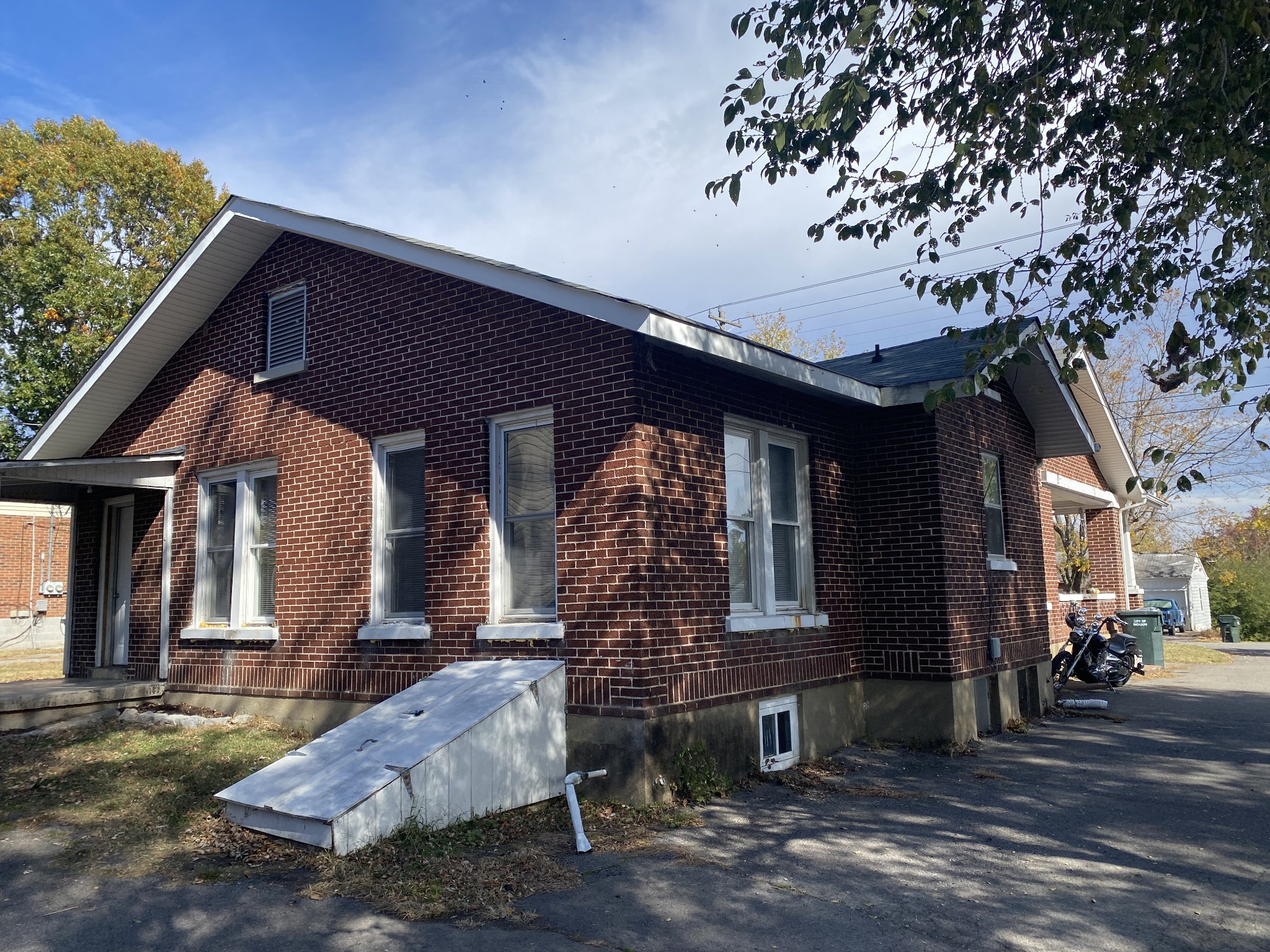 212 W End Avenue Dickson TN 37055