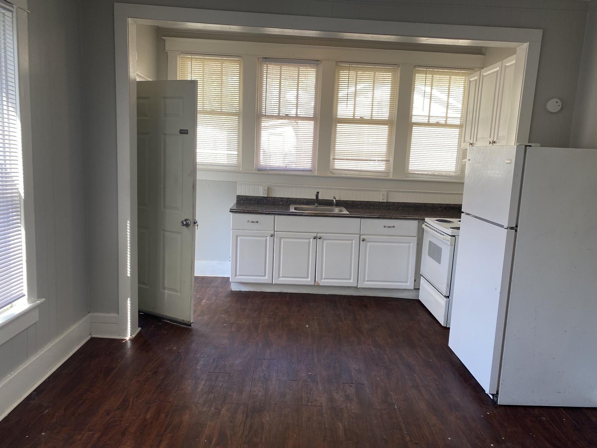 212 W End Avenue Dickson TN 37055
