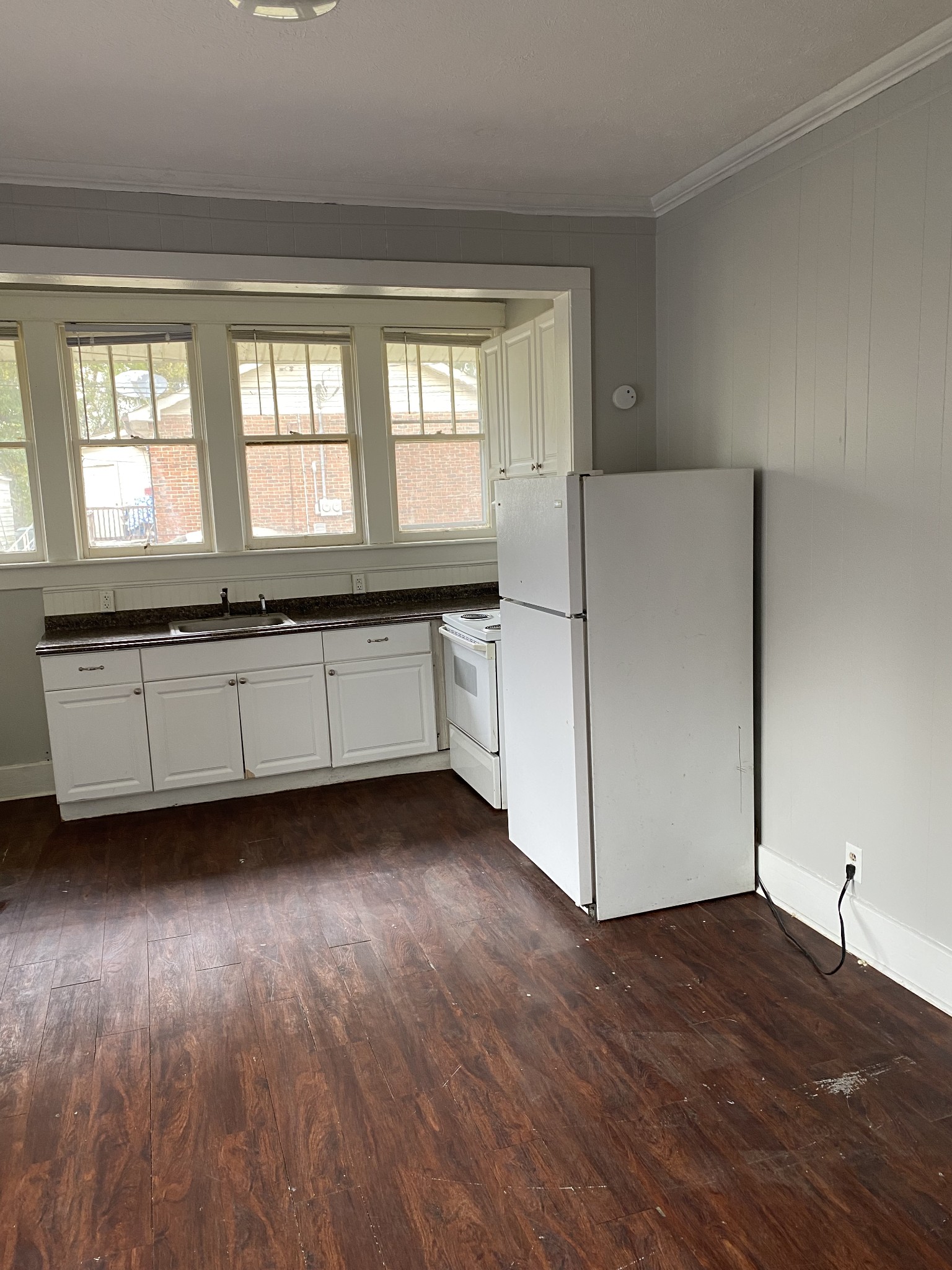 212 W End Avenue Dickson TN 37055