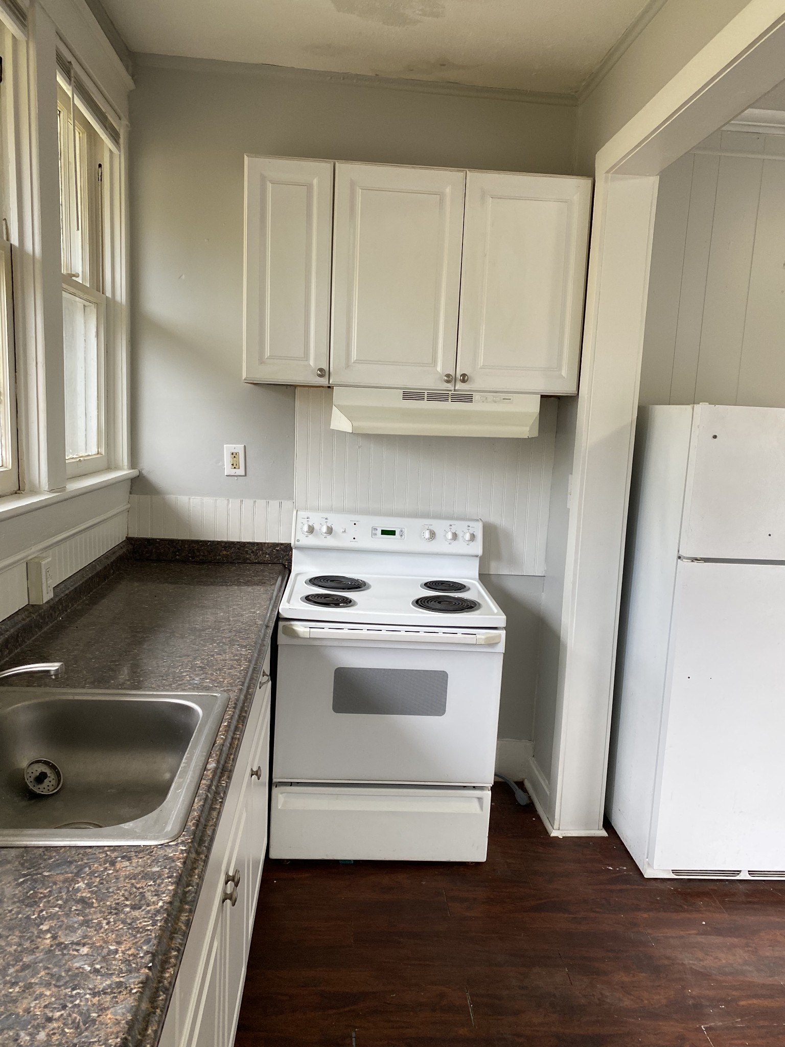 212 W End Avenue Dickson TN 37055
