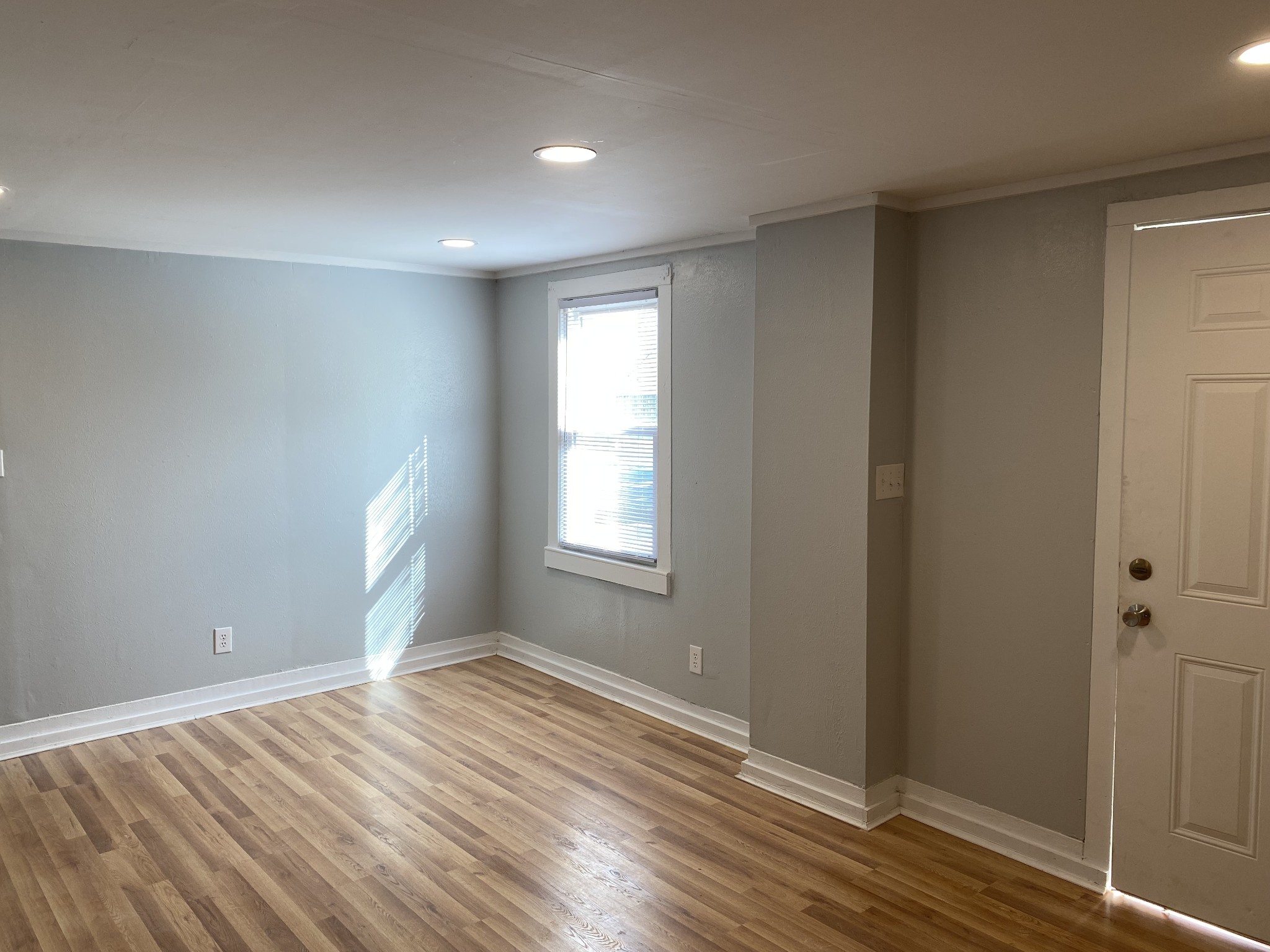 212 W End Avenue Dickson TN 37055