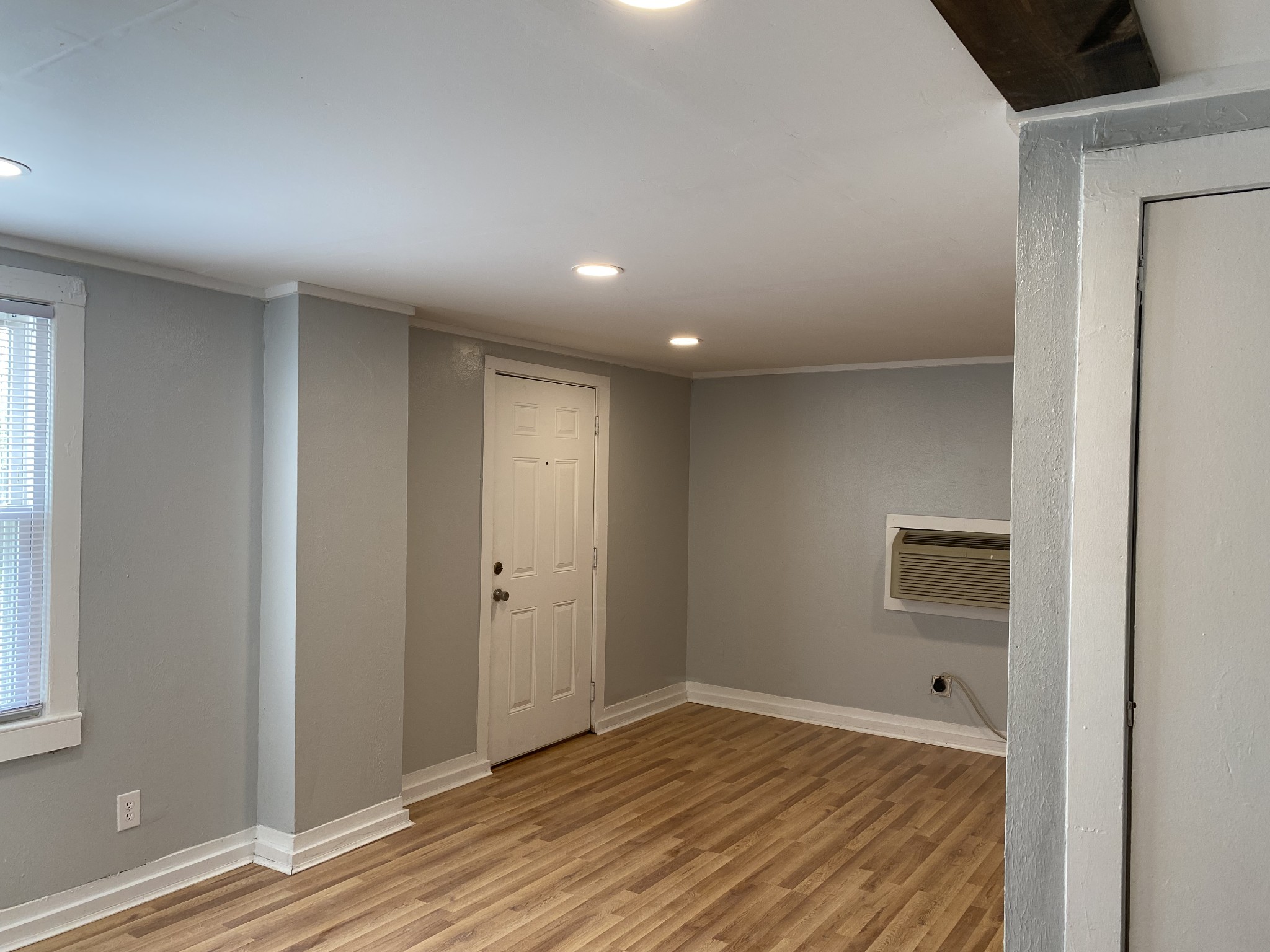 212 W End Avenue Dickson TN 37055