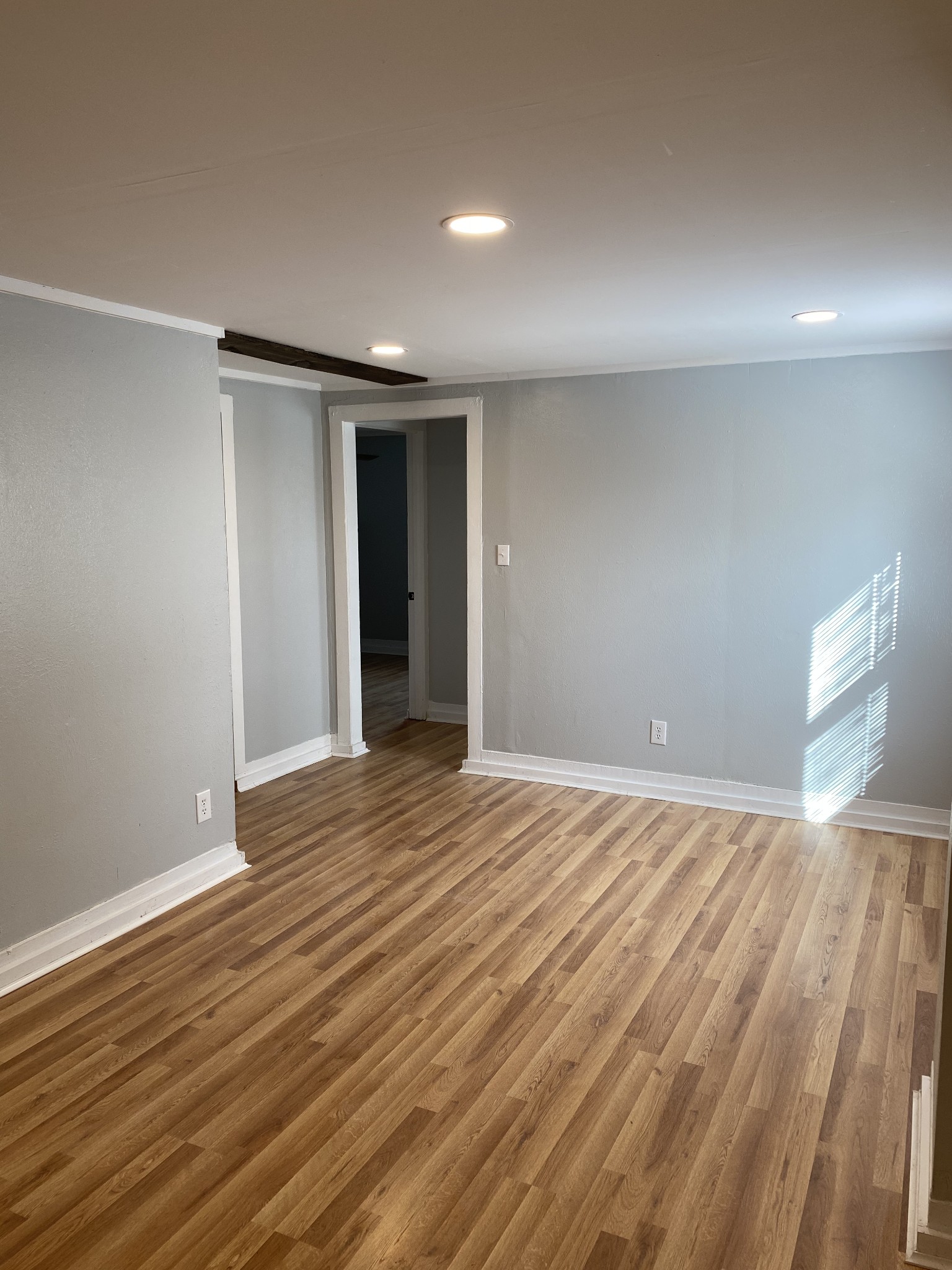 212 W End Avenue Dickson TN 37055