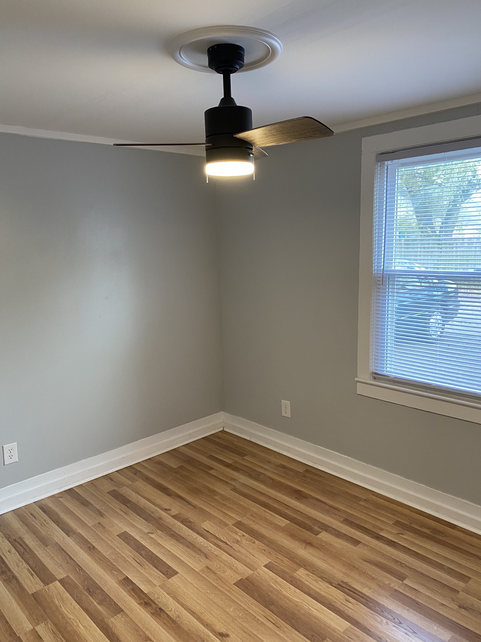 212 W End Avenue Dickson TN 37055