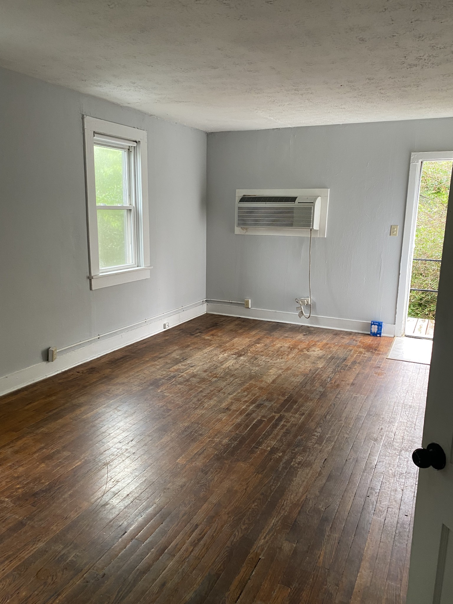 212 W End Avenue Dickson TN 37055