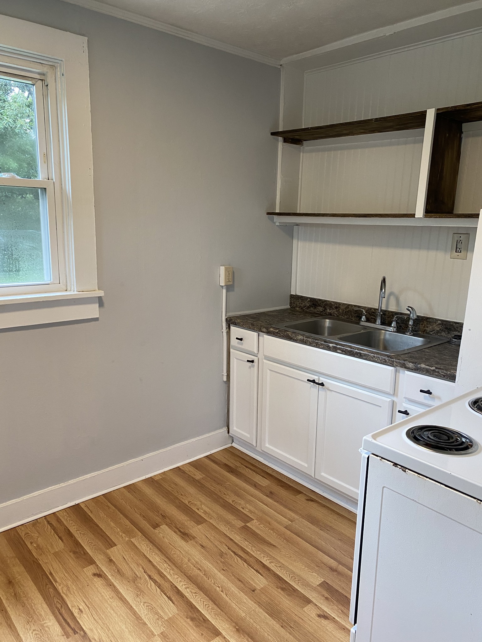 212 W End Avenue Dickson TN 37055