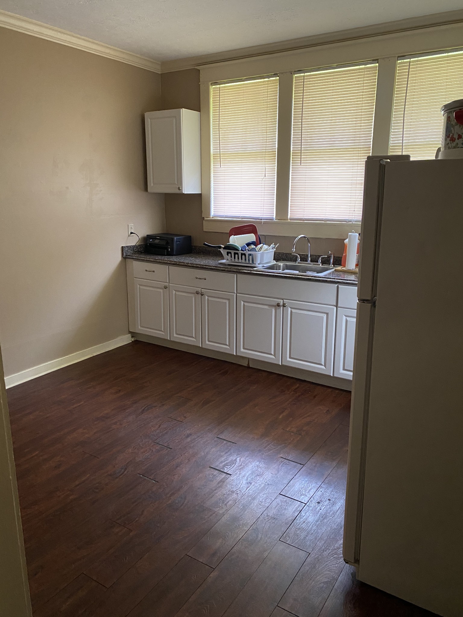 212 W End Avenue Dickson TN 37055