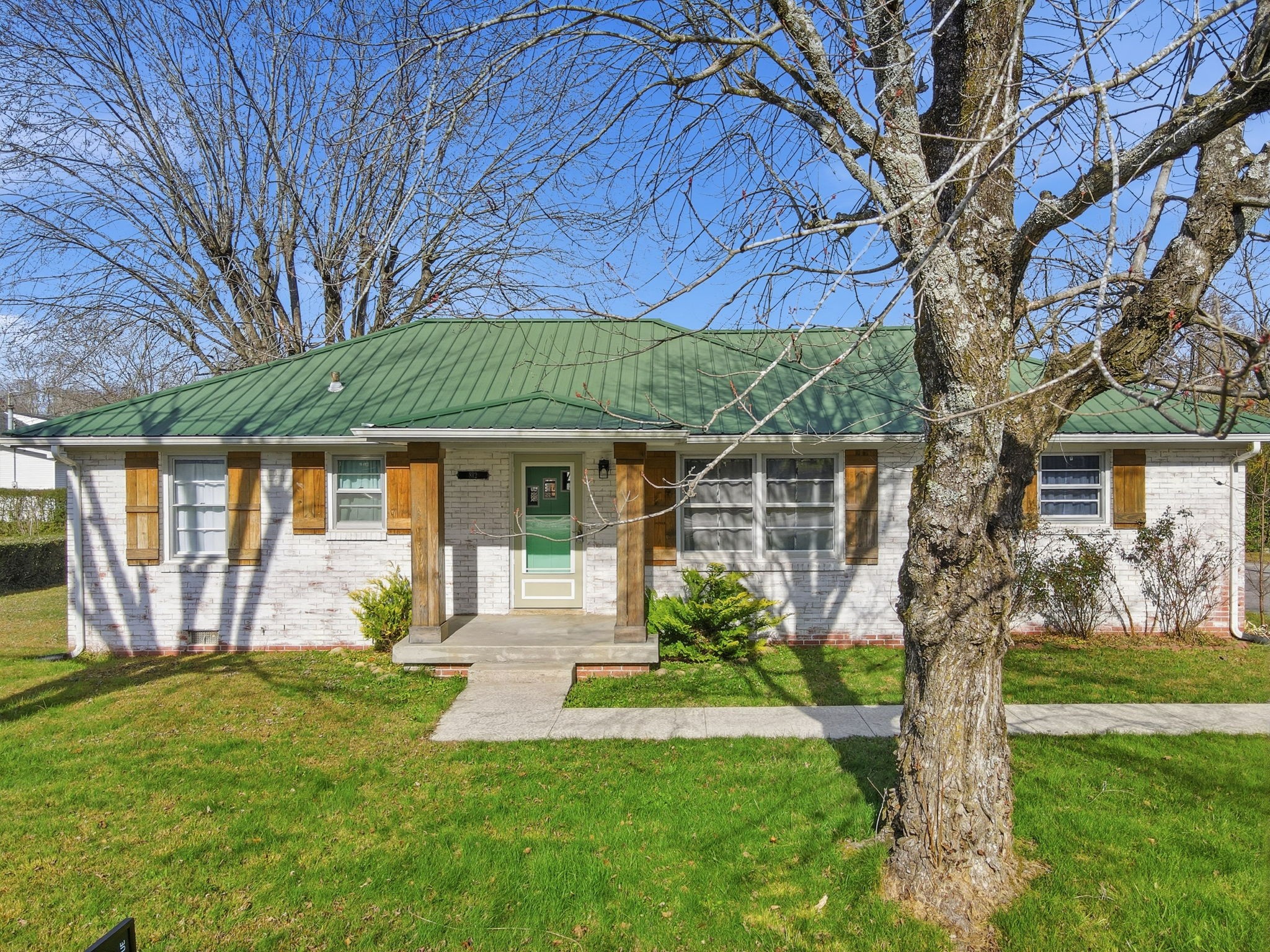 812 Bel Aire Drive Tullahoma TN 37388