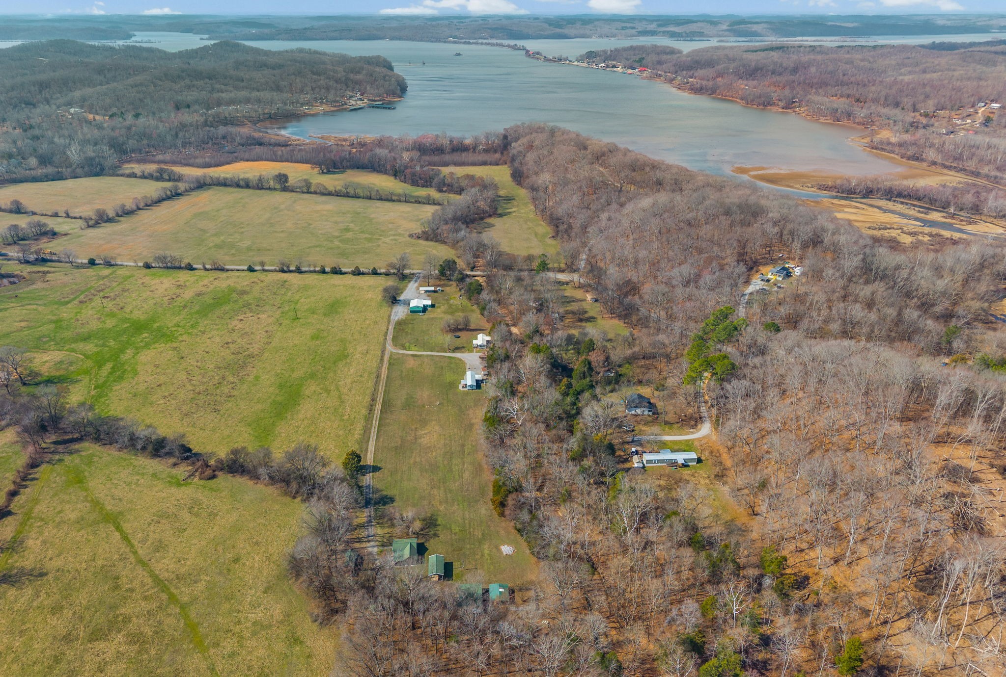 1095 White Oak Road Stewart TN 37175