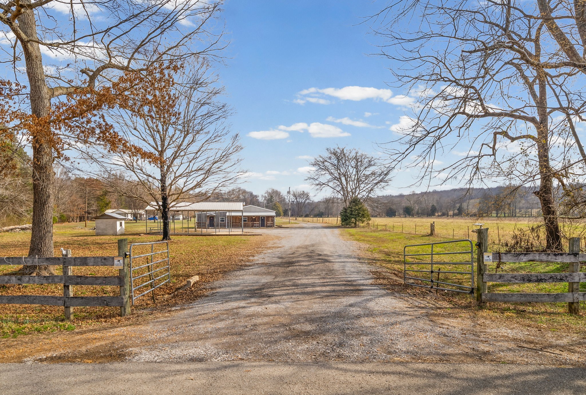 1095 White Oak Road Stewart TN 37175