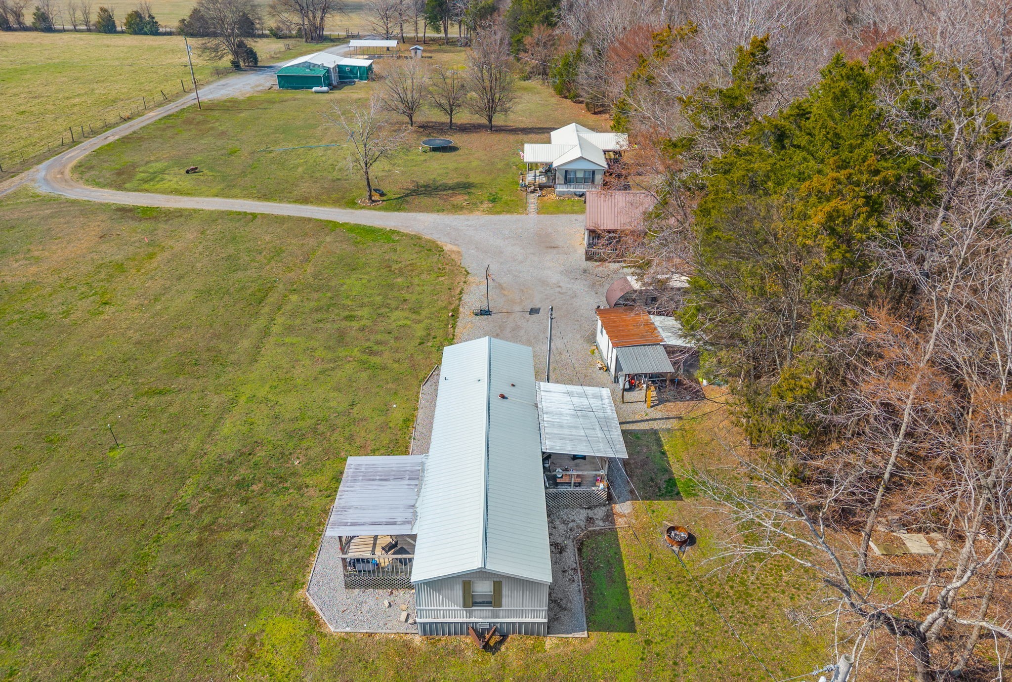 1095 White Oak Road Stewart TN 37175