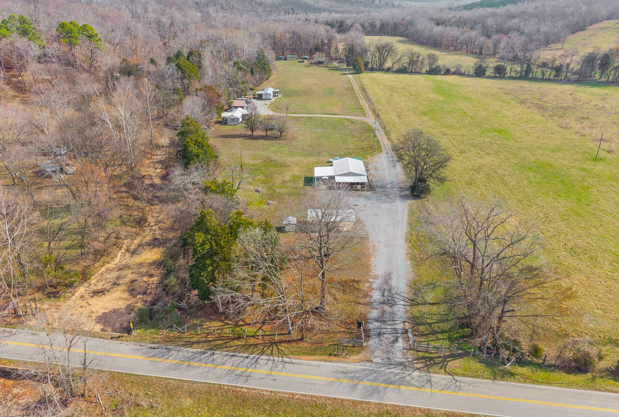 1095 White Oak Road Stewart TN 37175