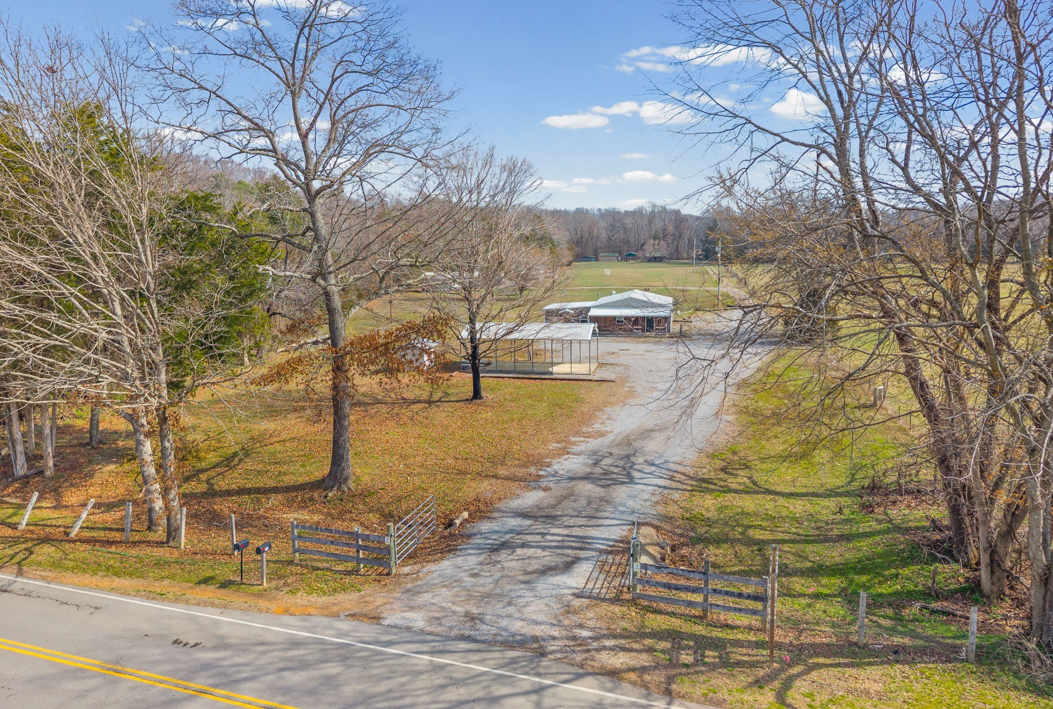 1095 White Oak Road Stewart TN 37175