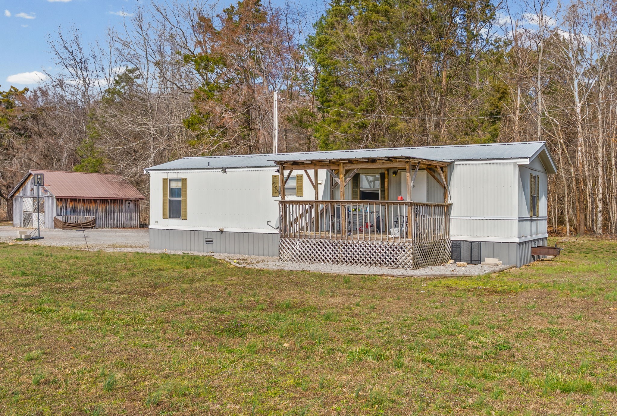 1095 White Oak Road Stewart TN 37175