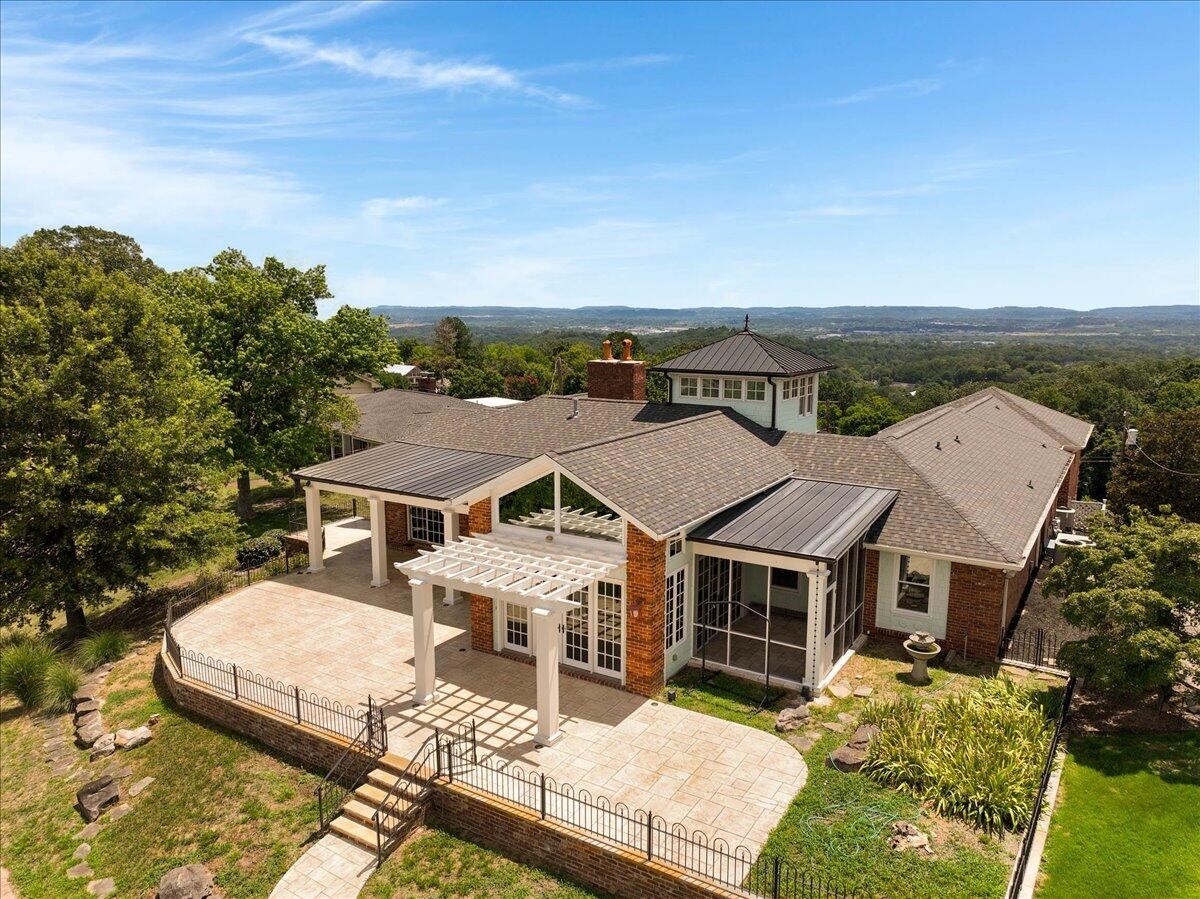 312 N Crest Road Chattanooga TN 37404