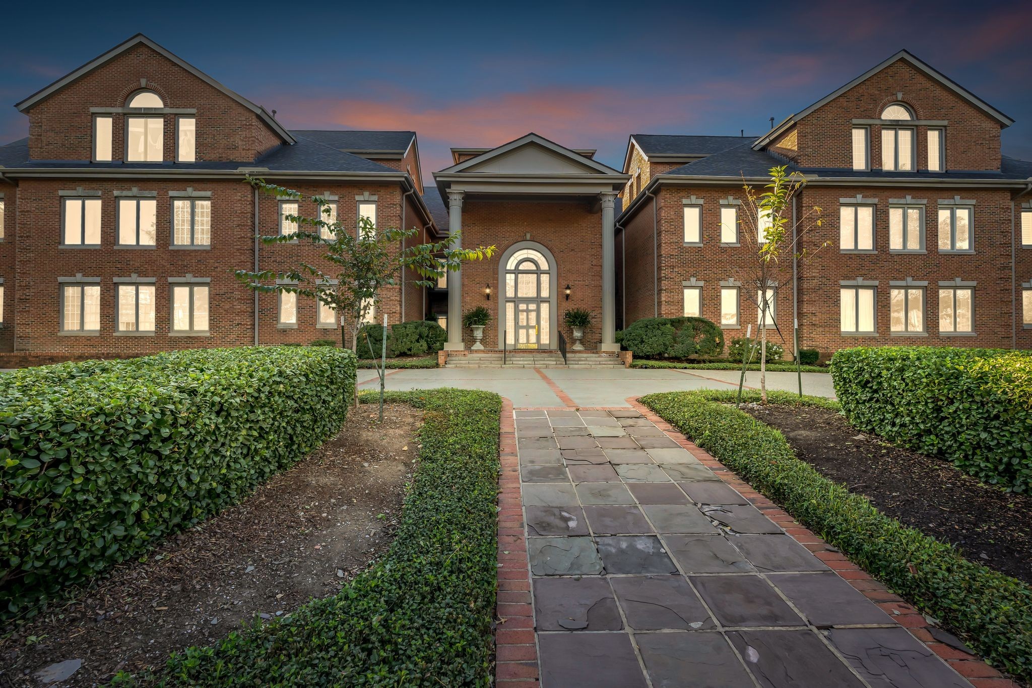 3733 West End Avenue Nashville TN 37205