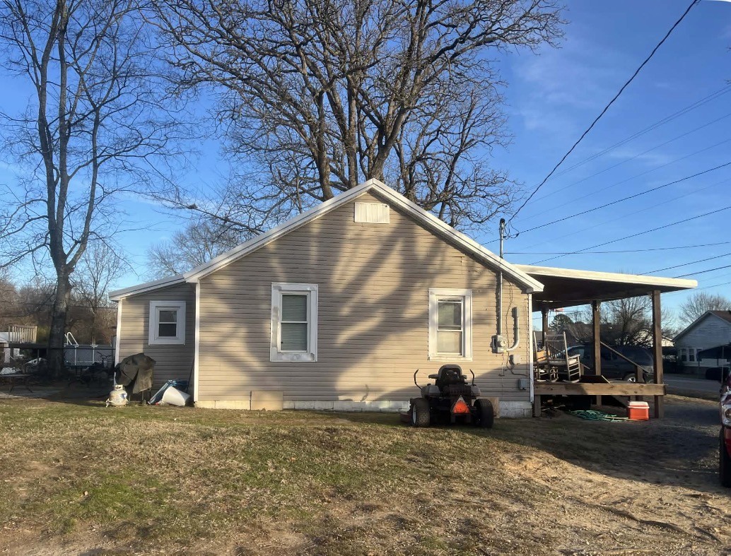 300 W Tennessee St, W Collinwood TN 38450