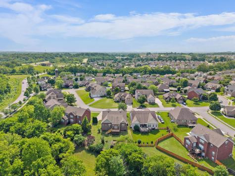1033 Queens Place Spring Hill TN 37174