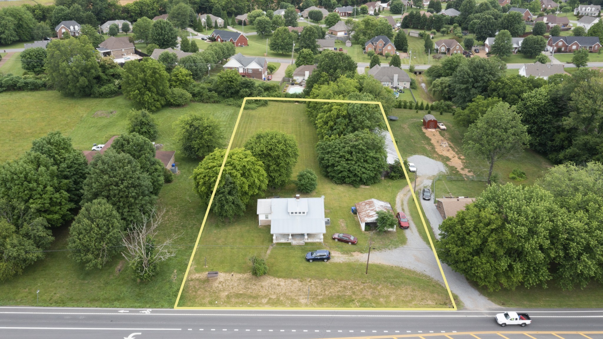 2811 Highway 31, W White House TN 37188