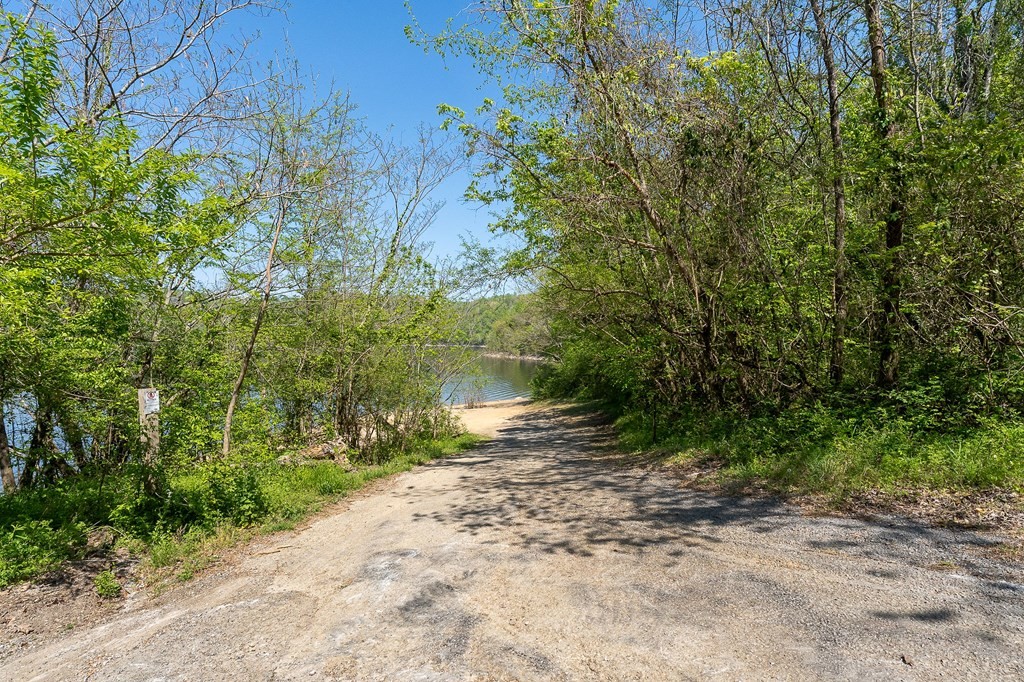 588 Austin Bottom Baxter TN 38544