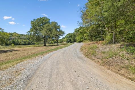 4828 Harpeth Peytonsville Road Thompsons Station TN 37179