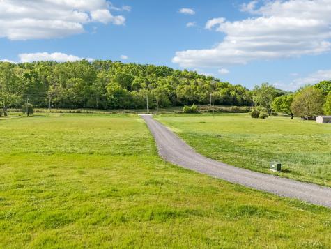 4828 Harpeth Peytonsville Road Thompsons Station TN 37179