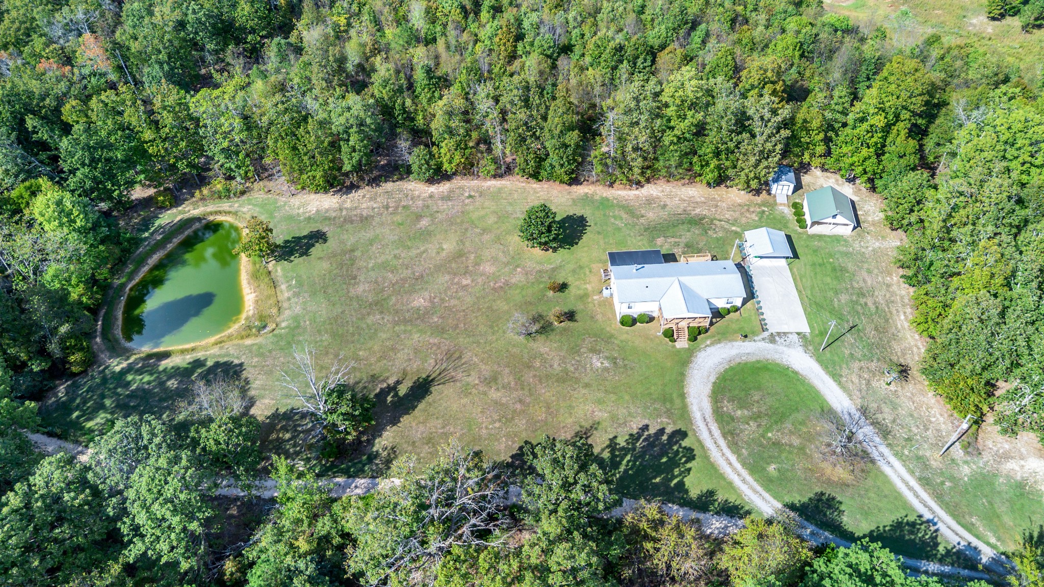 5350 J D Burlison Jr Lane Centerville TN 37033