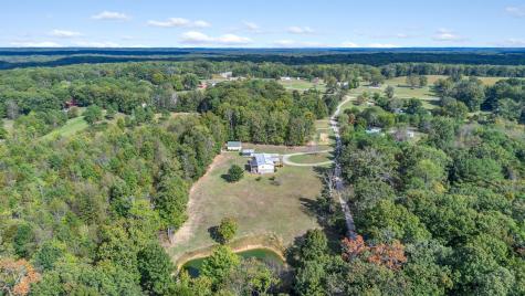5350 J D Burlison Jr Lane Centerville TN 37033