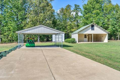 5350 J D Burlison Jr Lane Centerville TN 37033