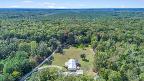 5350 J D Burlison Jr Lane Centerville TN 37033