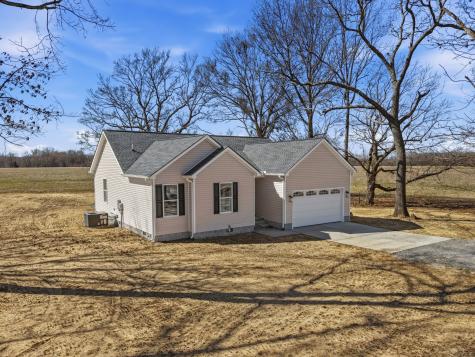 37 Old 64 Highway Flintville TN 37335